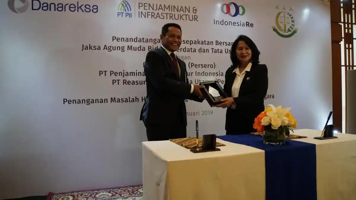 Tiga BUMN Jalin MoU Pananganan Masalah Hukum Perdata dan TUN dengan Kejaksaan - reasuransi.jpg