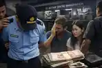 Oknum Pejabat Imigrasi Batam Ditahan Usai Peras Turis, Segini Uang yang Berhasil Dikantongi