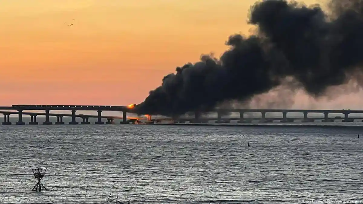 Ukraina Diduga Ledakkan Kereta yang Bawa Rudal Rusia di Krimea