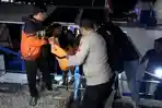 Jasad-MI-37-tiba-di-dermaga-Pelabuhan-Paotere-Makassar.jpg