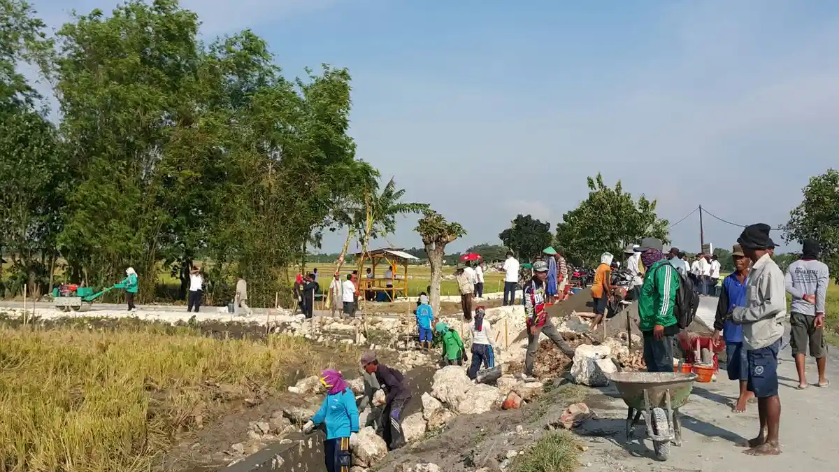 Program Padat Karya Tunai Diperkirakan Serap 5 Juta Tenaga Kerja