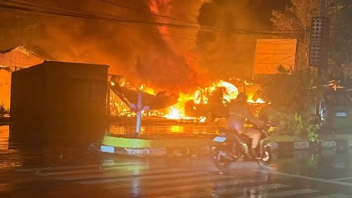 2 Rumah dan 1 Bengkel di Depan Stadion Lukas Enembe Hangus Dilalap Api, Kerugian Ratusan Juta Rupiah