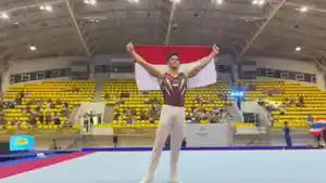 Atlet-senam-Riau-Abiyu-Rafi-usai-meraih-medali-emas-di-SEA-Games-2025.jpg