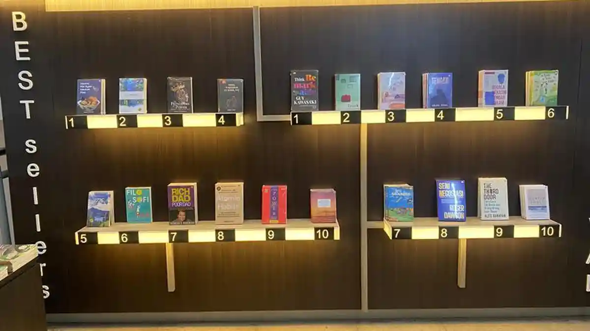 10 Daftar Buku Terlaris di Gramedia Sam Ratulangi Manado Edisi 26 Mei 2025