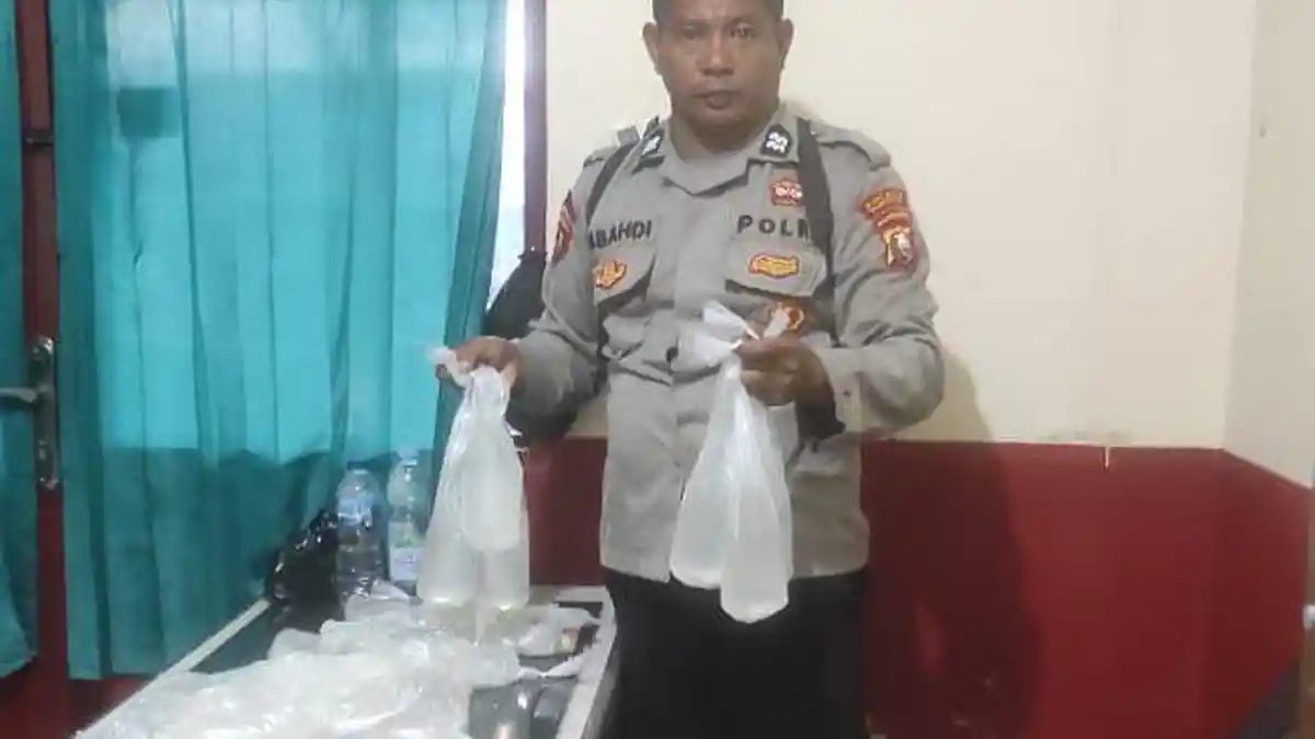 Polsubsektor Pelabuhan Bastiong Ternate Amankan Puluhan Kantong Cap Tikus