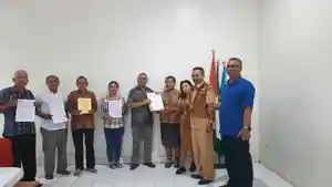 tim-pengawas-koperasi-provinsi-ntt-pose-bersama-pengurus.jpg