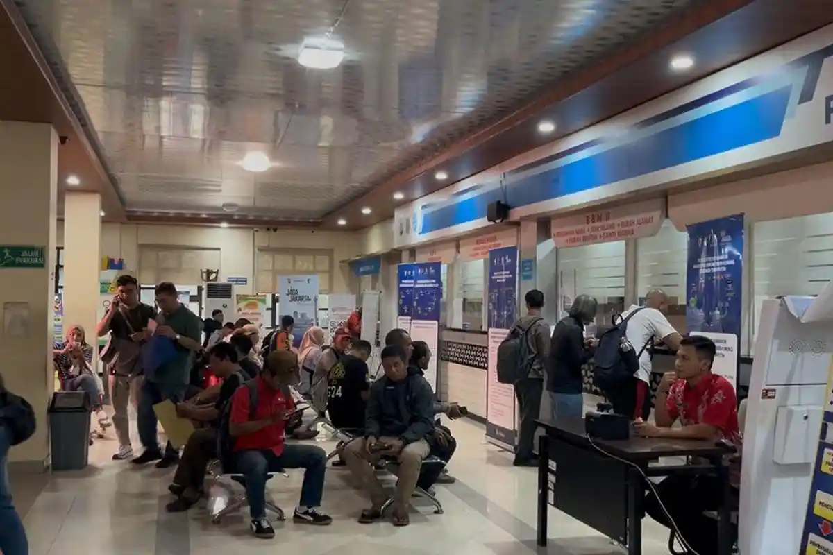 Pendapatan Capai Rp188 Miliar, Program Pemutihan Pajak di Samsat Ciputat Diserbu Wajib Pajak