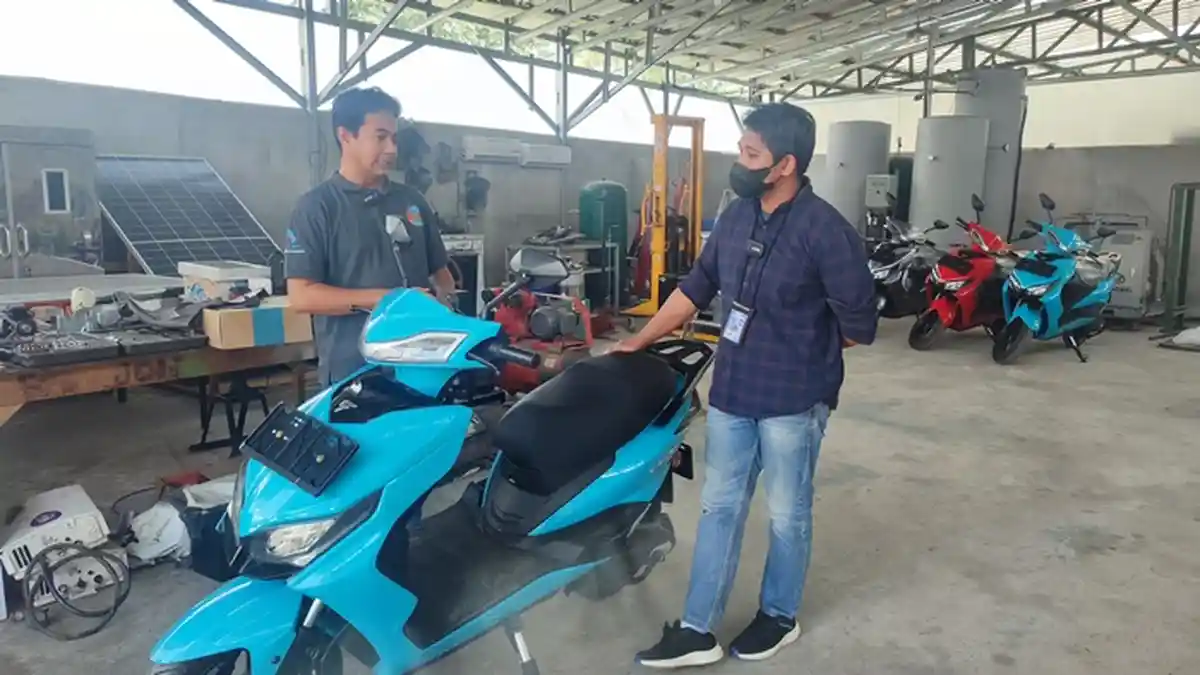 Motor Listrik Smoot Tempur, Si Canggih yang Irit dan Ramah Lingkungan ...