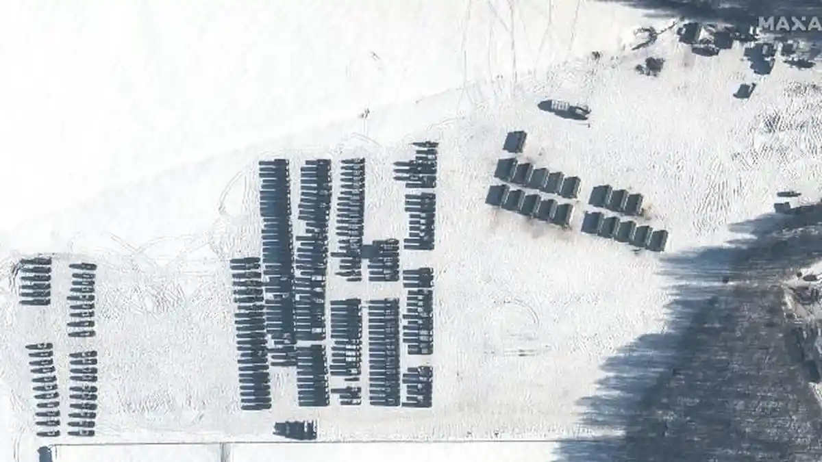 Gambar Satelit Tampilkan Penumpukkan Militer Rusia di Perbatasan Ukraina