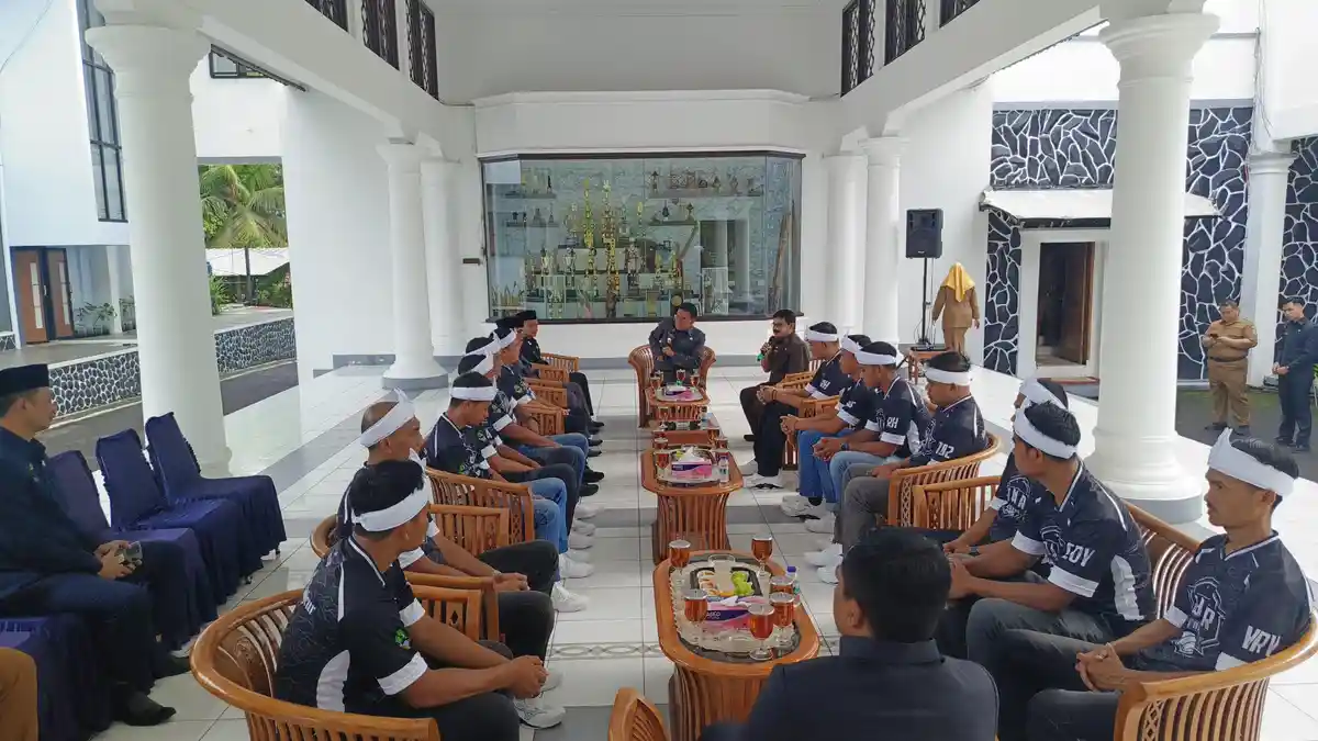 Bupati Ciamis Lepas Tim Bola Voli Indoor Putra Jabar ke PORNAS XVII KORPRI 2025