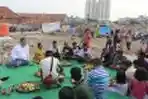 Teguh Santosa Cagub DKI Sambangi Warga Penggusuran
