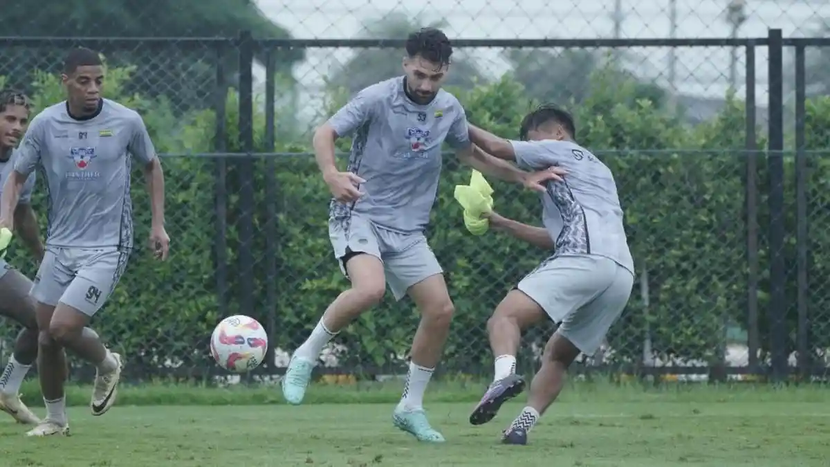 Alasan Pelatih Persib Bandung Bojan Hodak Kesengsem dengan Frans Putros