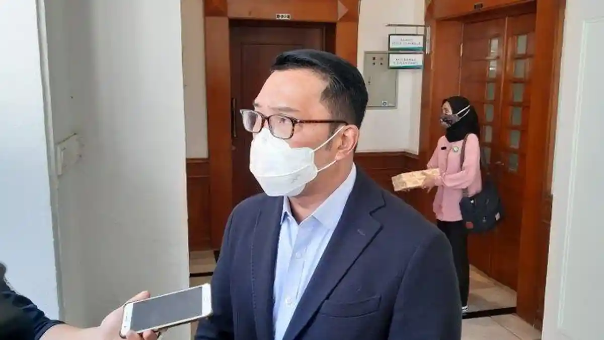 Ridwan Kamil Sebut Kisruh Kerumunan Rizieq Dimulai saat Mahfud MD Izinkan Penjemputan di Bandara