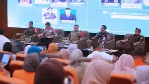 Al-Haris-saat-menjadi-pemateri-dalam-kuliah-umum-bertema-Antisipasi-dan.jpg