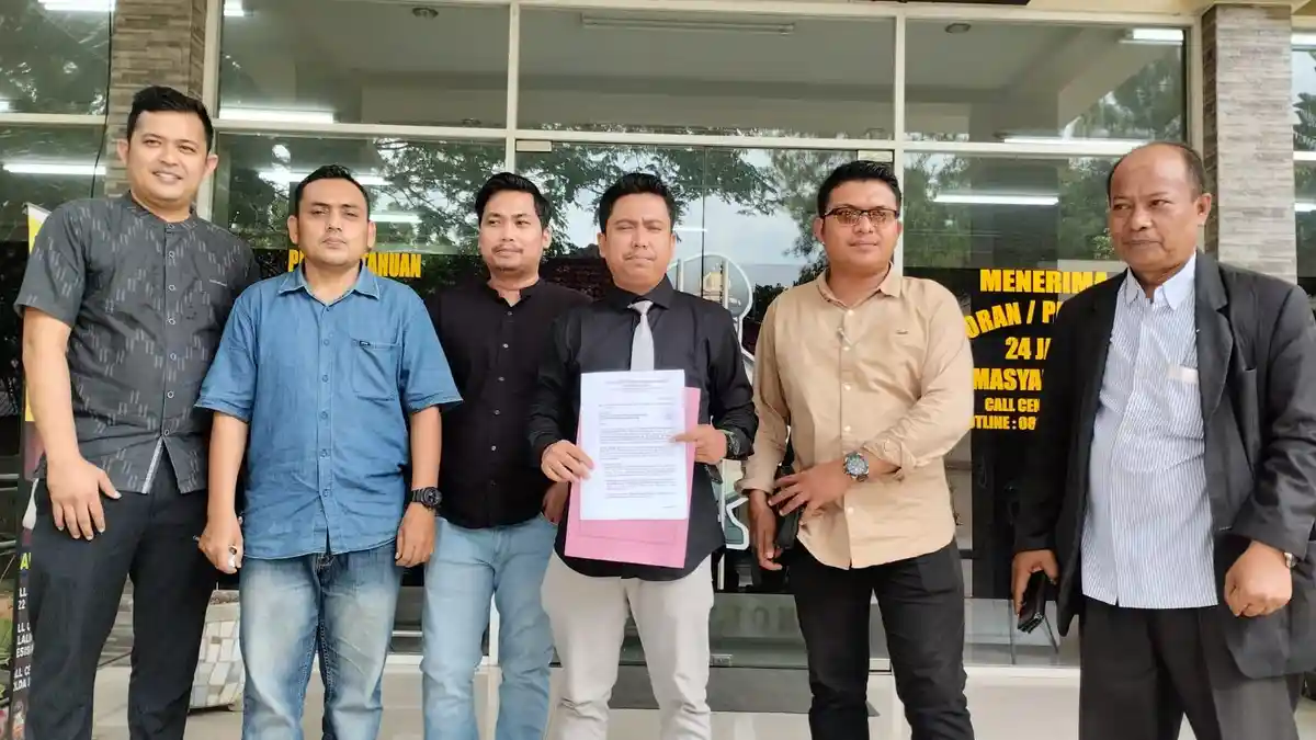 Buntut Ucapan Lengserkan Prabowo, Saiful Mujani Diadukan ke Polda Sumut