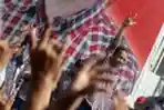 Jokowi Sapa Metal Pada Simpatisan