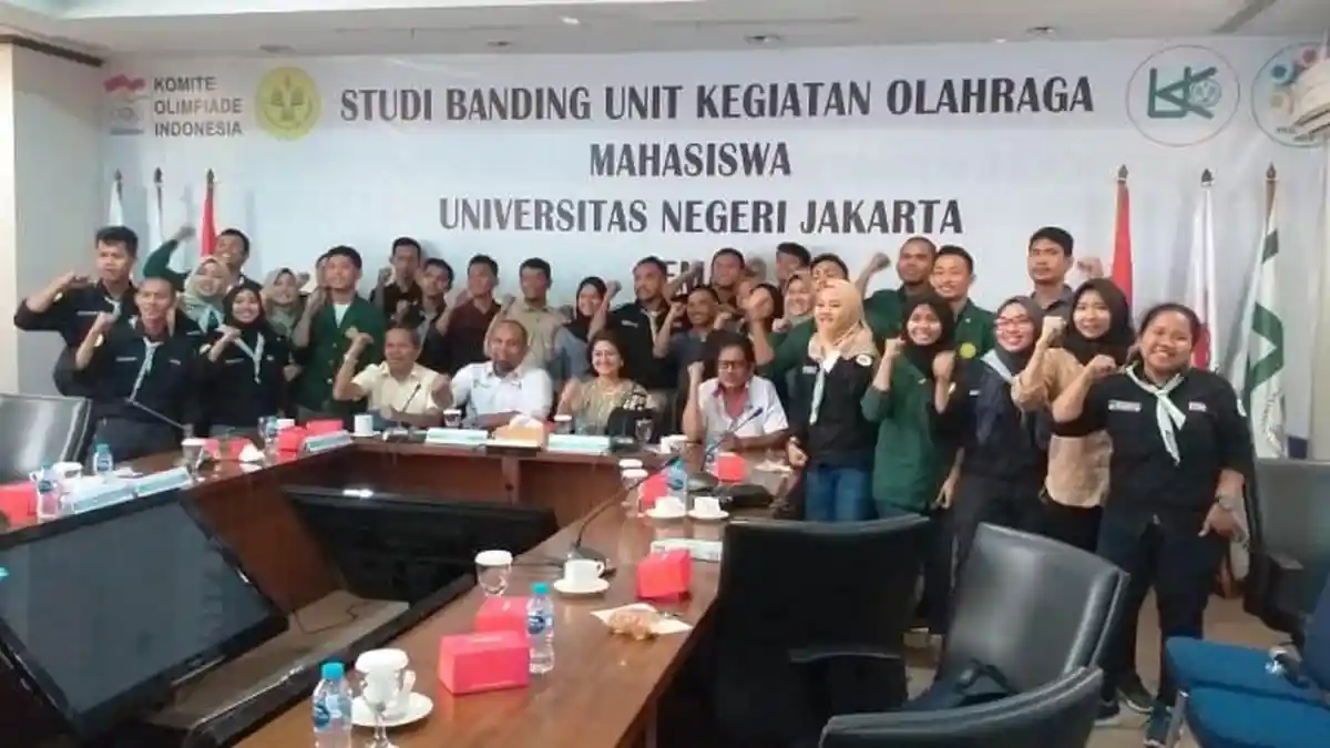 Sebanyak 25 Mahasiswa-mahasiswi Unit Kegiatan Olahraga UNJ Mendapat Pelajaran dari Pengurus KOI