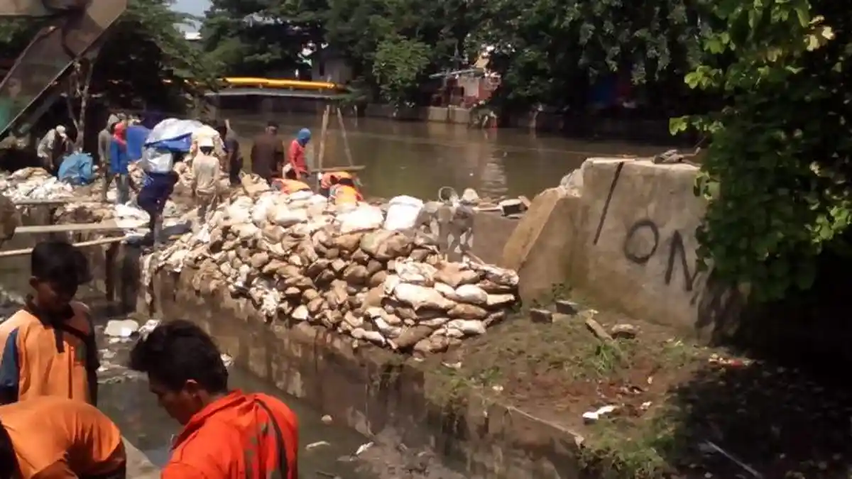 Penyebab Banjir di Jalan Yos Sudarso