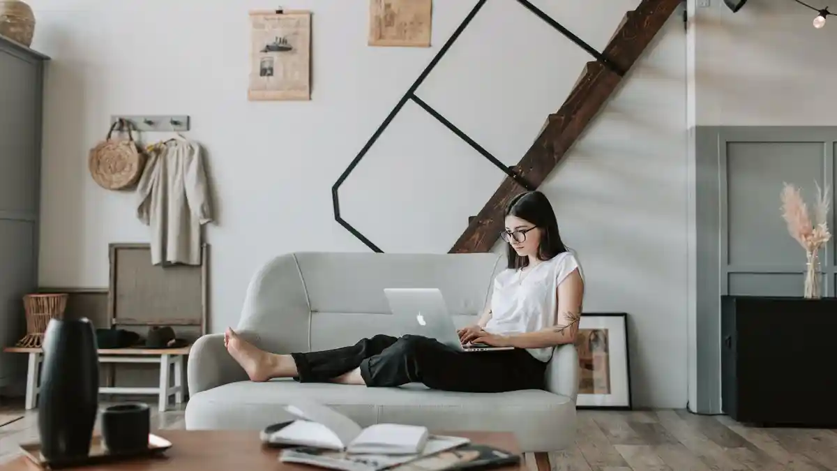 3 Zodiak Ini Suka 'Me Time', Mereka Lebih Suka Diam di Rumah Daripada Keluar Bersama Temannya