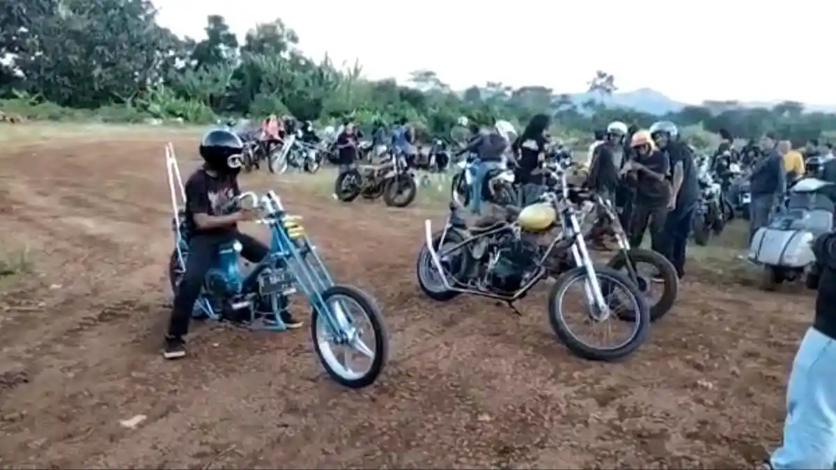 Komunitas Motor Custom di Kuningan Gelar Balap Motor, Hiburan Saat Kopdar