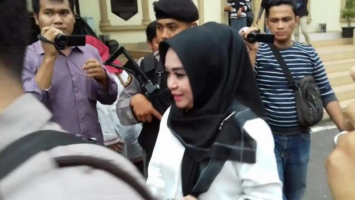 Diperiksa KPK atas Dugaan Kasus Suap, Karyani Anggotan DPRD Jambi Tampak Santai