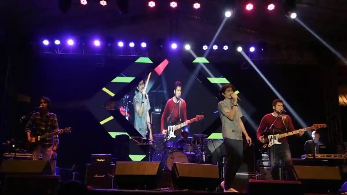Chord Gitar Seberapa Pantas Sheila On 7: Celakanya Hanya Kaulah yang Benar-benar Aku Tunggu