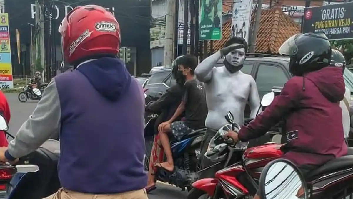 Ada Manusia Silver di Jalanan Denpasar, 2 Orang Sudah Diamankan Satpol PP Denpasar