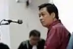 Robertus Santonius Dituntut 4 Tahun Penjara