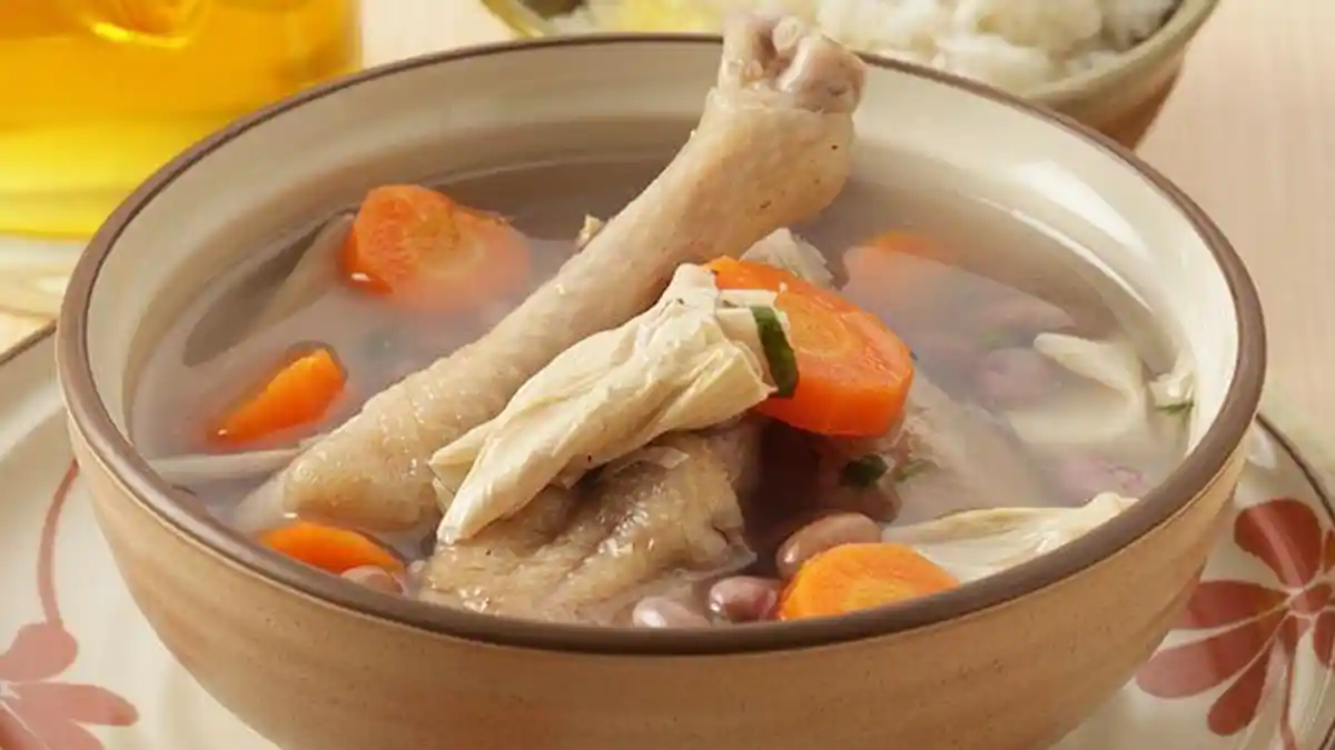 Cara Membuat Sup Ayam dengan Kaldu Gurih, Ikuti 2 Tips Berikut Ini