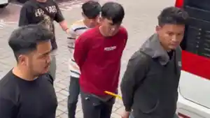 Modus-3-Penipu-Berkedok-MBG-Tertangkap-di-Terminal-Arjosari-Malang-Bawa-Kabur-Barang-COD-Rp52-Juta.jpg