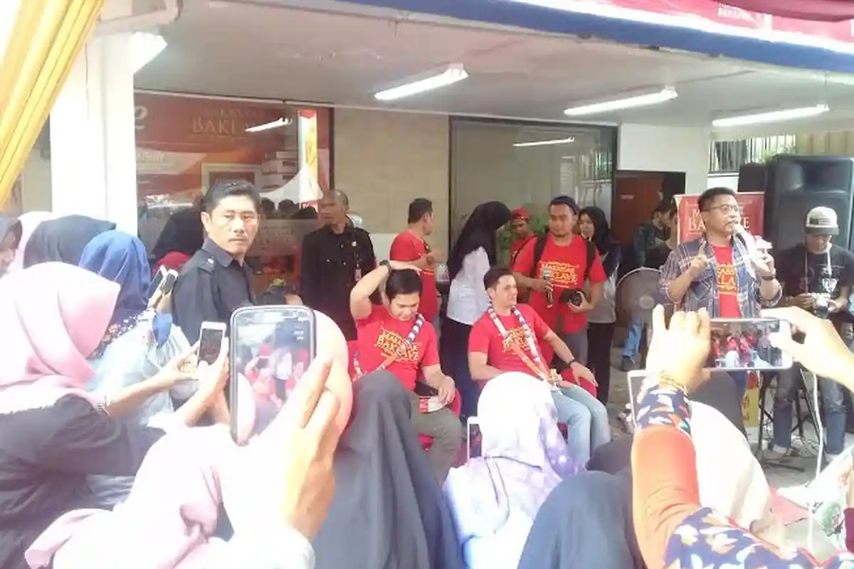 Tommy Kurniawan-Andrew Andika Diserbu Fans di Makassar