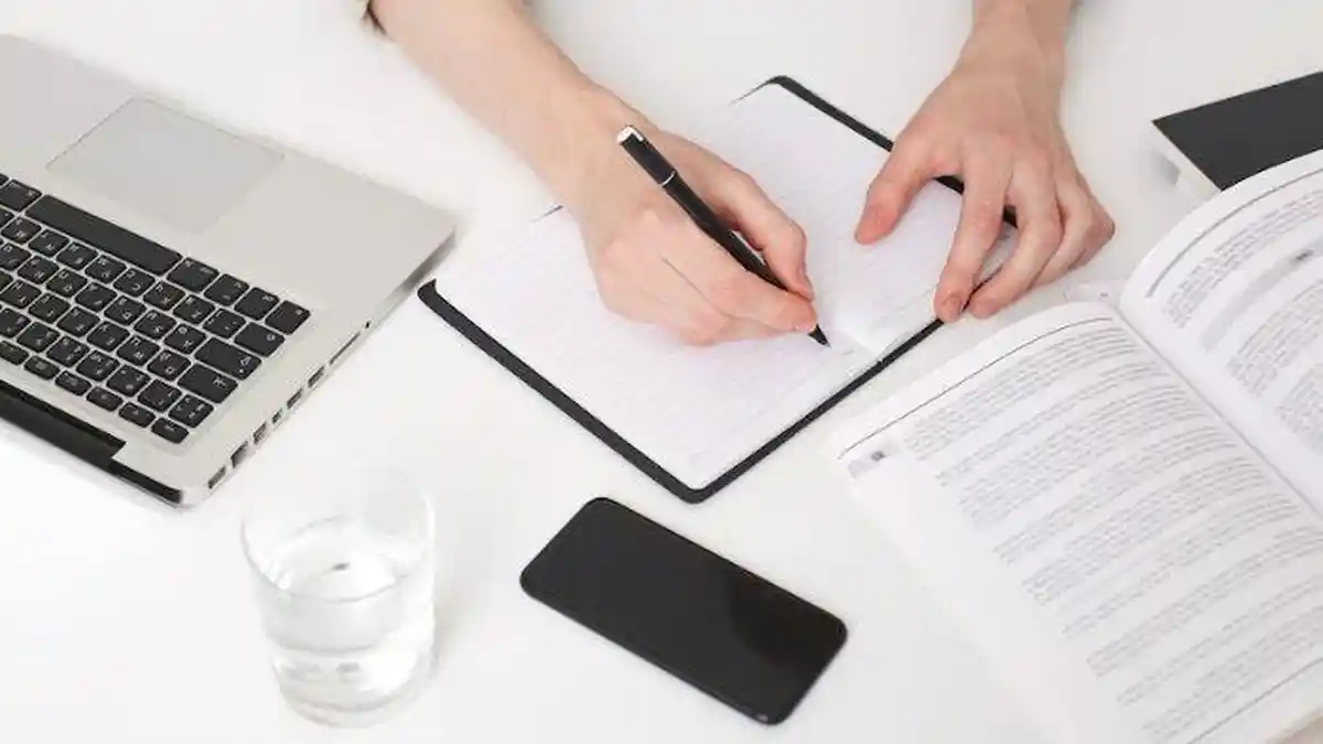 KUNCI JAWABAN Soal UTS PTS Tema 6 PPKn Kelas 6 Semester 2, Kewajiban Warga Negara dalam Pendidikan