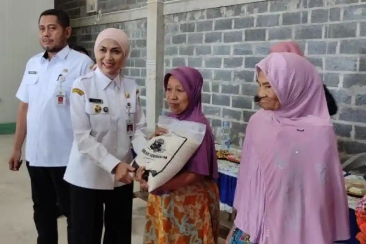 Pasar Murah di Kendal Laris Manis Diserbu Warga Gemuh