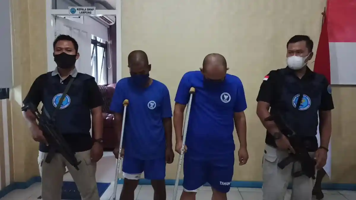 Kecoh Petugas BNNP Lampung, Kurir Masukkan 4 Kg Sabu Dalam Karung Beras