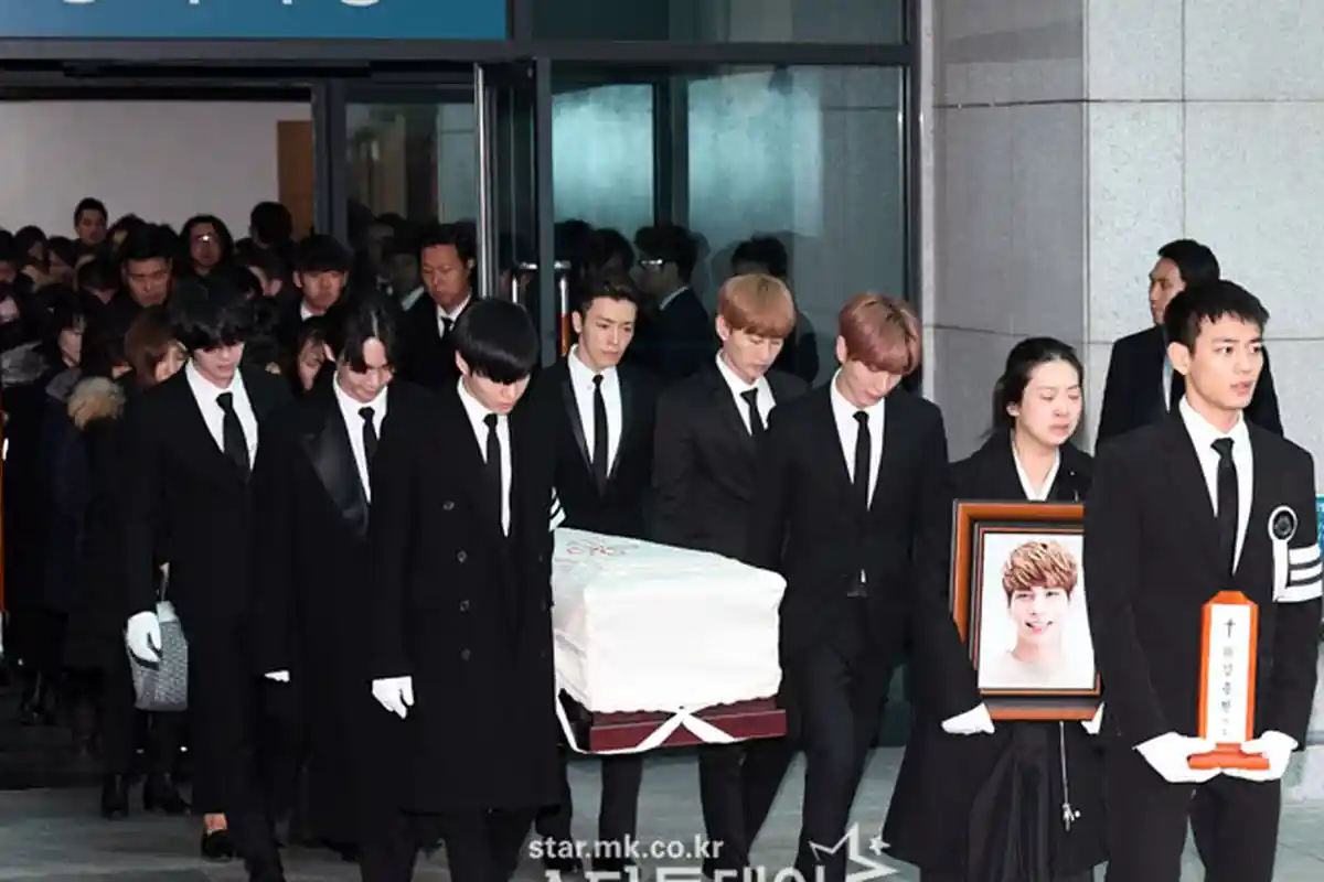 Fans Jonghyun di Indonesia Dikabarkan Mencoba Bunuh Diri, Netizen pun Dianggap 'Bisa Membuat Mati'