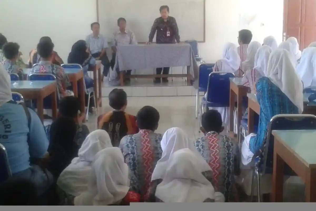 Bupati Tapin Minta Siswa Stop Keluyuran