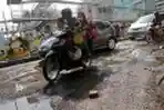 Hindari Jalan Rusak