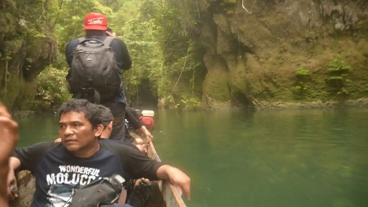 Perjalanan Penuh Tantangan Tim Ekspedisi Terios 7-Wonders Wonderful Moluccas Kunjungi Goa Sagea - dai17hl_20170716_233552.jpg