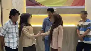2-cewek-OI-viral.jpg