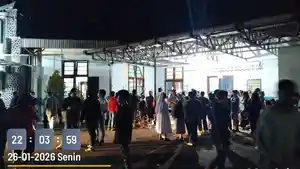 Pihak-Kepolisian-Kota-Tomohon-berada-di-RS-Gunung-Maria.jpg