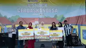 SnackVideo-beri-bantuan-kebutuhan-sekolah-dan-literasi-digital-di-Banyumas.jpg