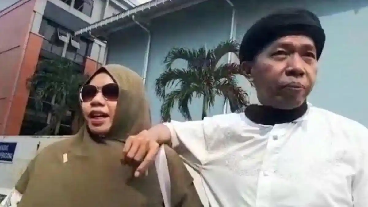 Kiwil dan Istri Muda Pamer Kemesraan, Rohimah Meratap Pilu