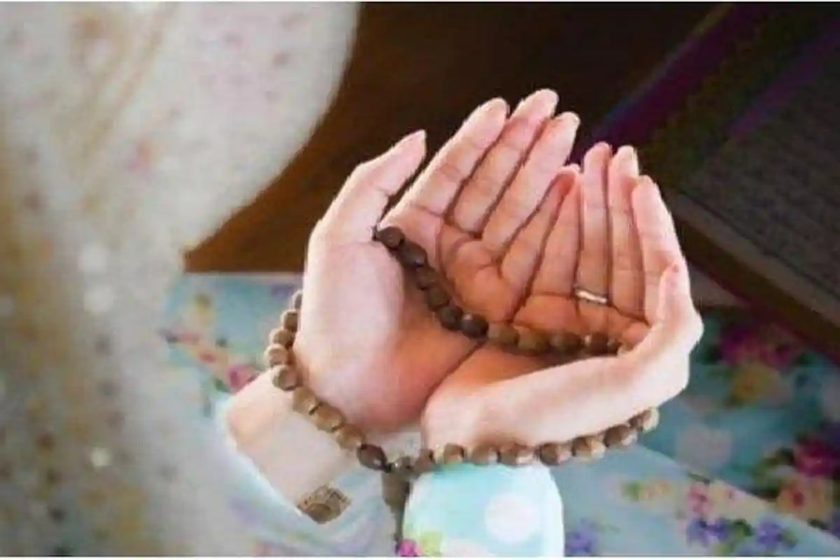 Bacaan Doa Setelah Sholat Fardhu, Maghrib, Isya, Subuh, Dzuhur & Ashar Dilengkapi Dzikir