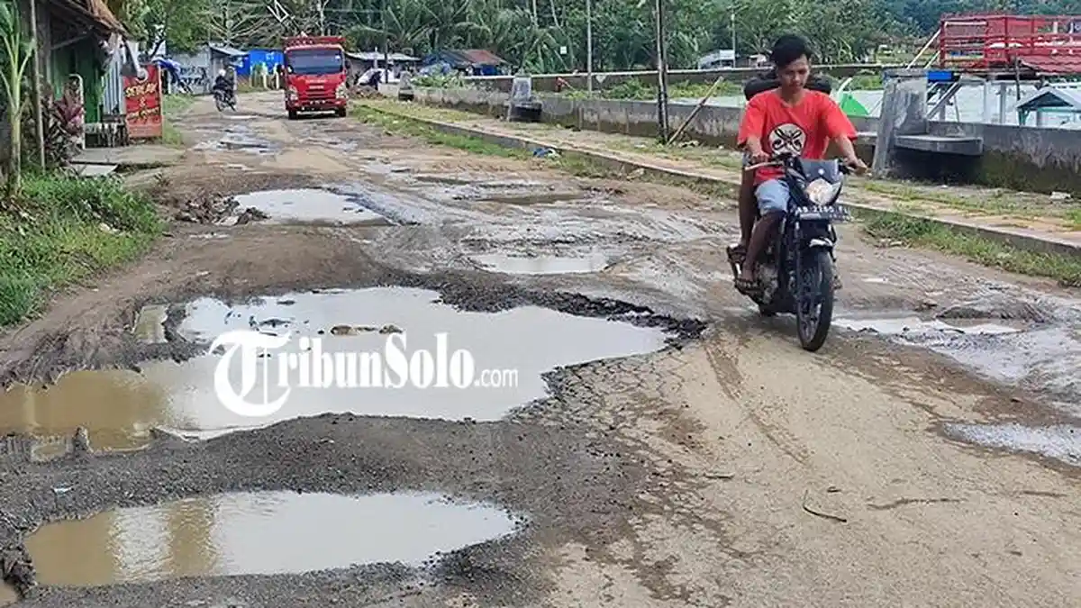 Jalan Lingkar Rowo Jombor Klaten Rusak Ternyata Wewenang Provinsi Jateng, Bupati Sri Desak Perbaikan