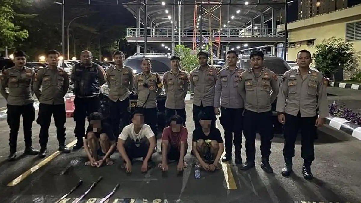 Polisi Gagalkan Tawuran di Kemayoran Jakarta Pusat, Tangkap 4 Remaja dan Sita  3 Celurit - TribunNews.com