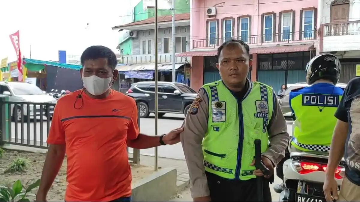 DARWIN Sibarani, Polantas Gadungan yang Peras Pengendara di Medan Johor Terancam 5 Tahun Penjara