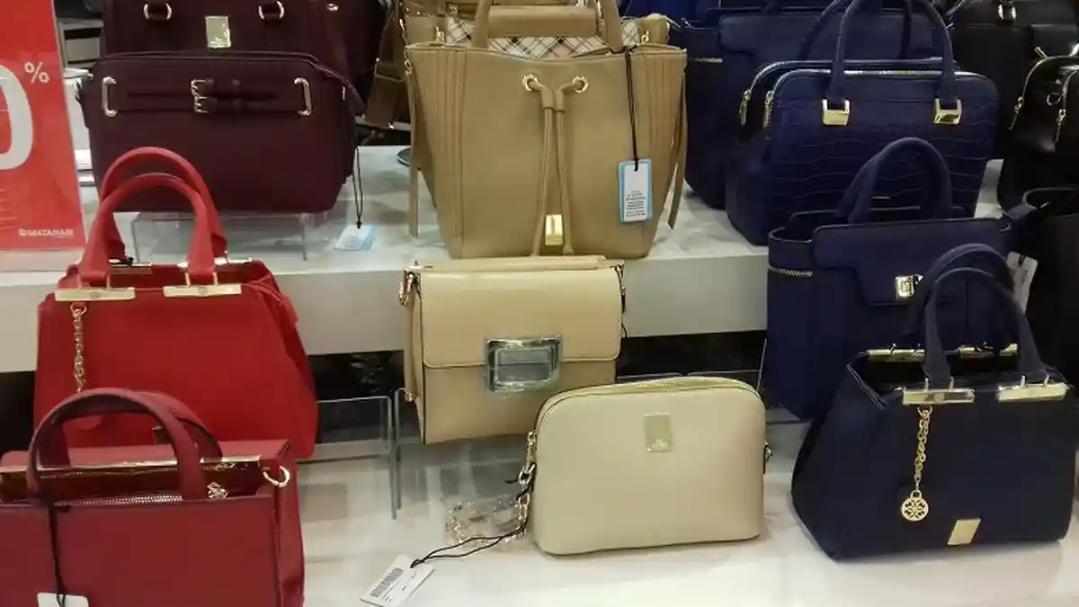 Beli Tas Merek Les Catino di Matahari Hartono Mall Solo Baru Dapat Diskon Harga 50 Persen