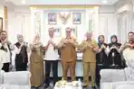 SENSUS-EKONOMI-Wali-Kota-Serang-Budi-Rustandi-didampingi-Asda-II-Kota-Serang.jpg