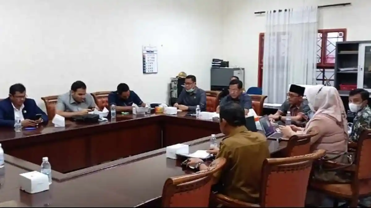 Hari Pertama Masuk Kerja Pasca Libur Lebaran, Komisi I DPRD Jambi Langsung Rapat Internal