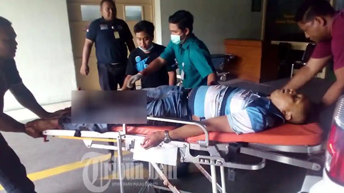 Habis Tikam Suami, Emi Mencoba Bunuh Diri, Keduanya Ditemukan Bersimbah Darah
